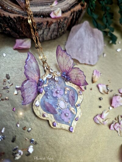 Aëlia ~ collier féerique aux ailes scintillantes ✨️💜🦋